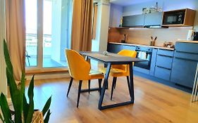 Eriss Studio Suite - Ozone Building Apartment